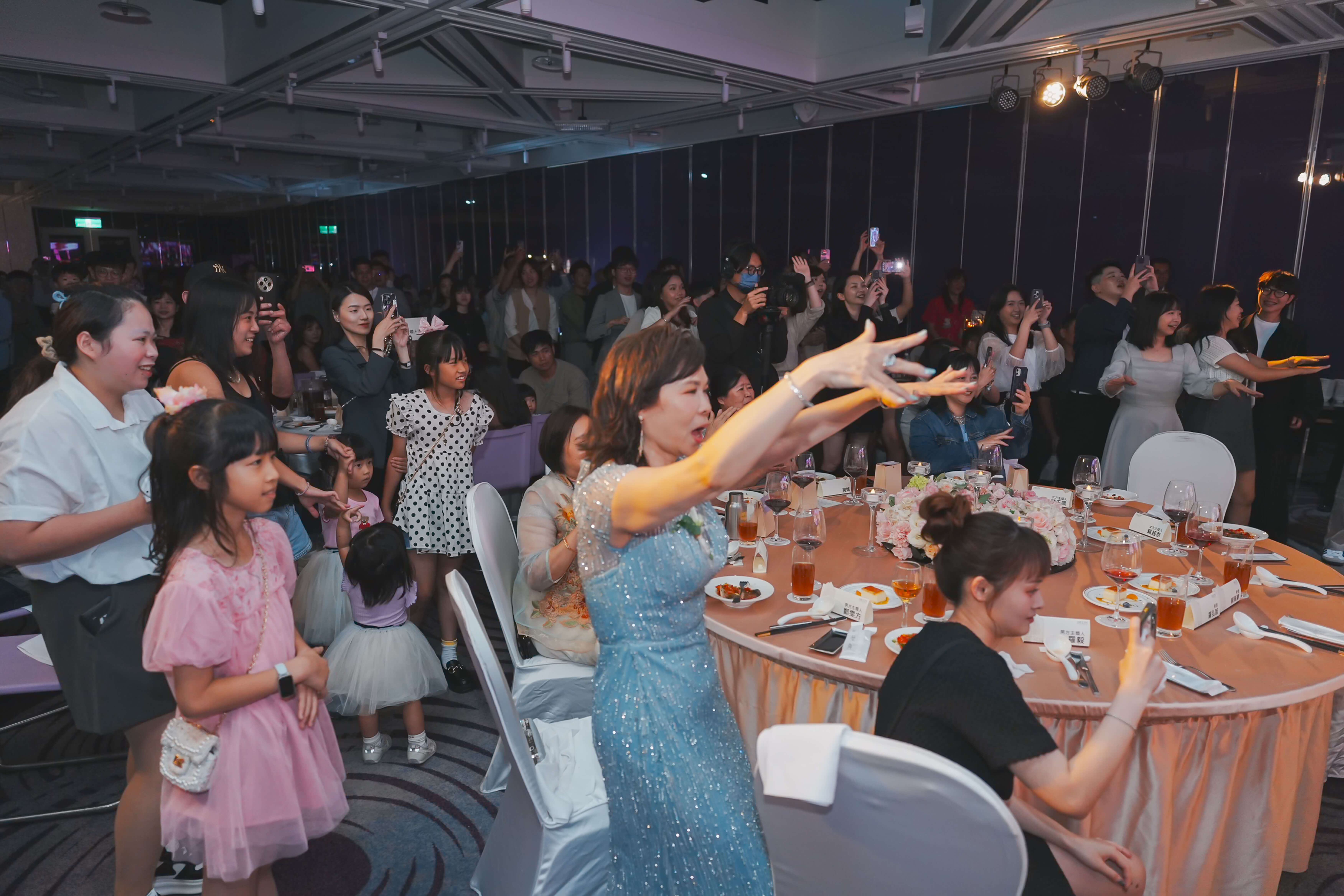 婚禮現場《百萬大歌廳》接歌遊戲全場大合唱